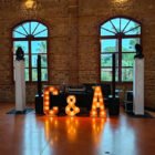 Trio de lettres lumineuses en bois - Thumbnail Image 7