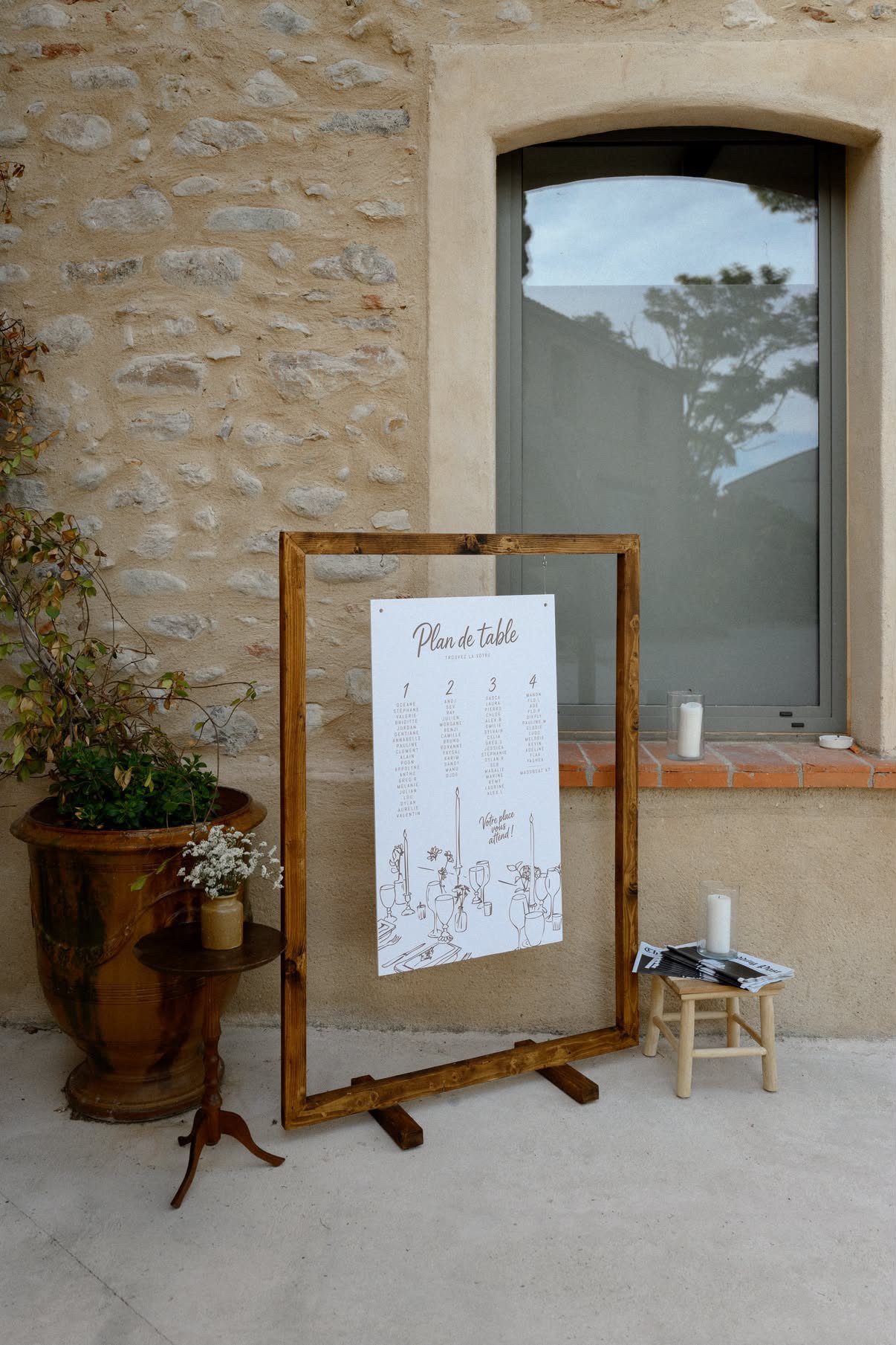 Cadre support en bois foncé – Image 1